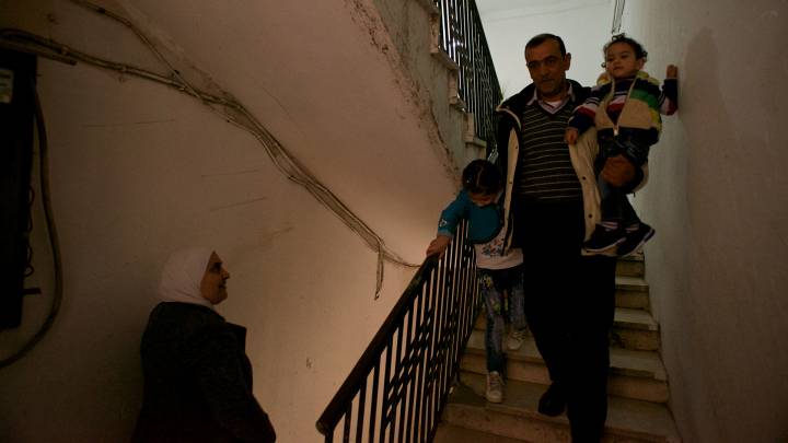 احمد و عائلته, كان يدير معمل صابون في حلب و لكنه يعاني في الأردن