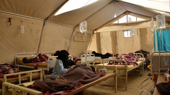 The female inpatient department at MSF cholera treatment center in Khamer, north of Sana'a in west Yemen. 