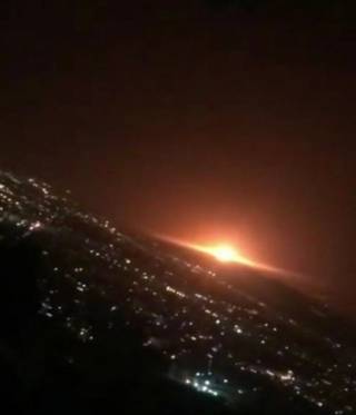 Explosion, vermutlich in der Nähe Teherans am 26. Juni. Das Bild kursierte in sozialen Medien