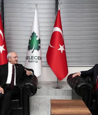 Der Vorsitzende der CHP Kemal Kılıçdaroğlu und der Vorsitzende der Zukunftspartei Ahmet Davutoğlu