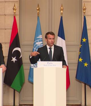 Libyenkrisengipfel Paris: al-Sarradj, Macron, Haftar