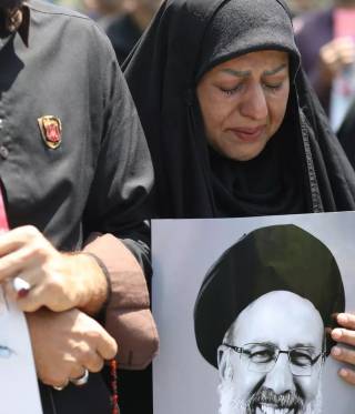 Trauerzüge nach dem Tod von Irans Präsidenten