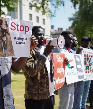 Massaker und Genozid in Darfur 